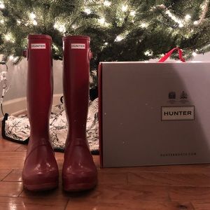 **PRACTICALLY BRAND NEW** Hunter Rain Boots!